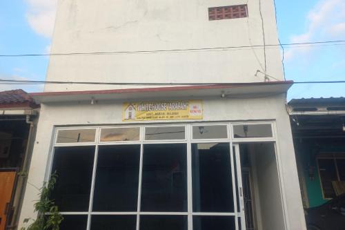 OYO 94771 White House Arafah Syariah in Purwokerto