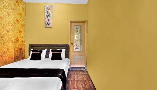 OYO 95043 Guest House Adel's in Malang