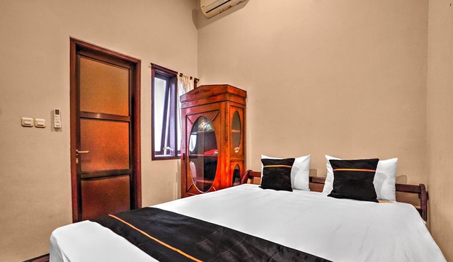 OYO 95211 Duta Hotel Banyuwangi in Jajag