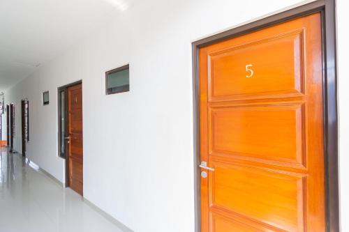 OYO Life 2351 Kost Ciper in Jakarta