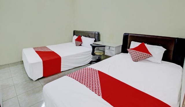 OYO Life 92312 A+ Cozy Rooms Syariah in Kediri