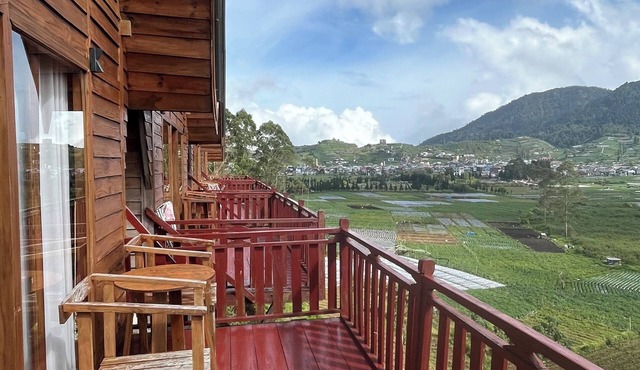 Padangsari Cabin House in Dieng Kulon