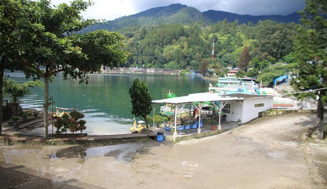 Pandu Lakeside Hotel Parapat - Toba Lake in Parapat