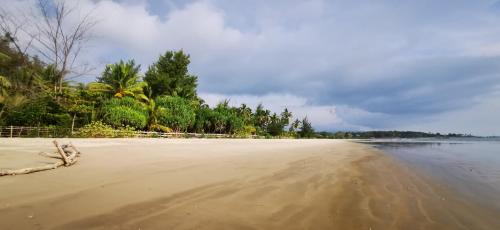 Pantai Camara Homestay in Rorahmakan