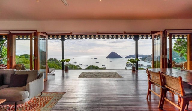 PARADISE GARAGE KOMODO in Nusa Tenggara Tim.