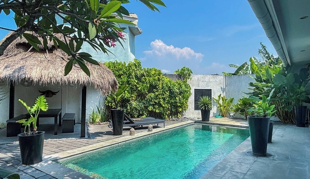Paris-Style 1BR Honeymoon Villa With AC Enclosed Living & Pvt. Pool in Badung