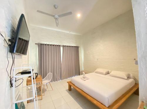 Pasir Putih resort & Cafe in Maluk