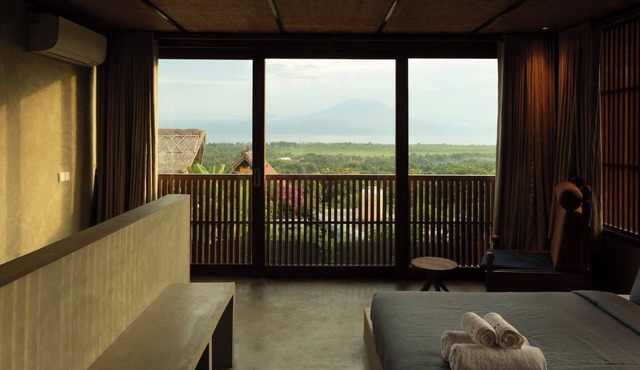 Peaceful one-bedroom villa with private pool, ocean view, and quiet surroundings. in Nusa Lembongan
