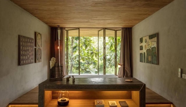 Peaceful river and jungle views, 6 bedrooms, close to beaches. in Tabanan