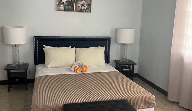 Periwinkles cozy retreat in Dieppe Bay Town
