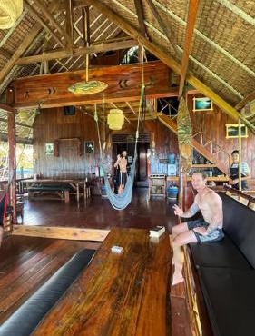 Playgrounds Sabbit Mentawai Surfcamp in Pulau Masokut