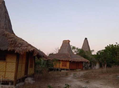Praikamarru Home Stay in Matawai
