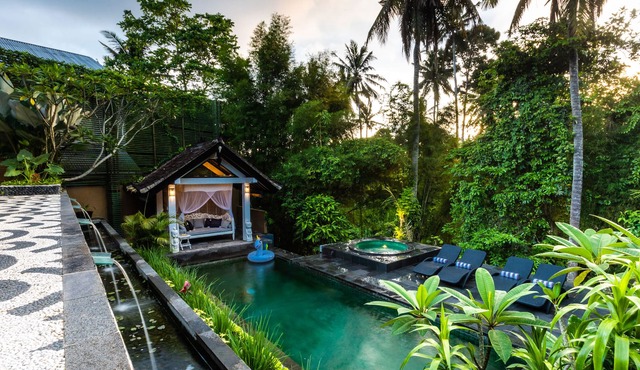 Private Jungle Oasis with a Pool, Sauna, Hot Tub, Cold Plunge in Gianyar