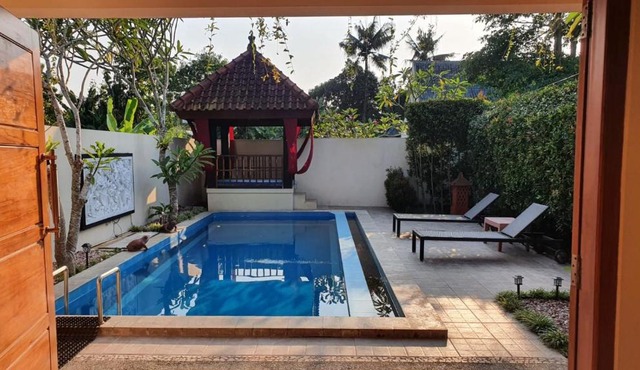 Private pool Rosseno Sabina in Yogyakarta