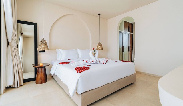 Private Pool Villa w/Ricefield Views 8 Min to Seseh Beach in Badung Regency