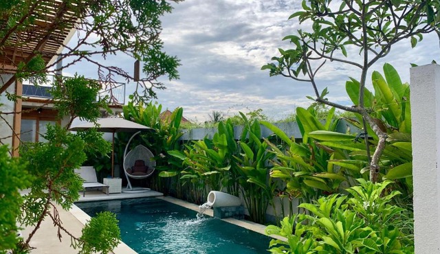 Private pool villa in Bali - Peaceful rice fields views in Keramas