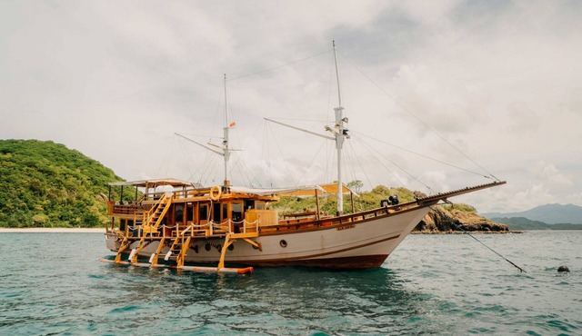 Private Sailling Komodo Cruise Overnight Charter in MANGGARAI BARAT