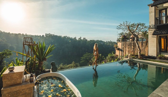 Private villa that offers a view of Mount Agung and lush jungle. in Bali