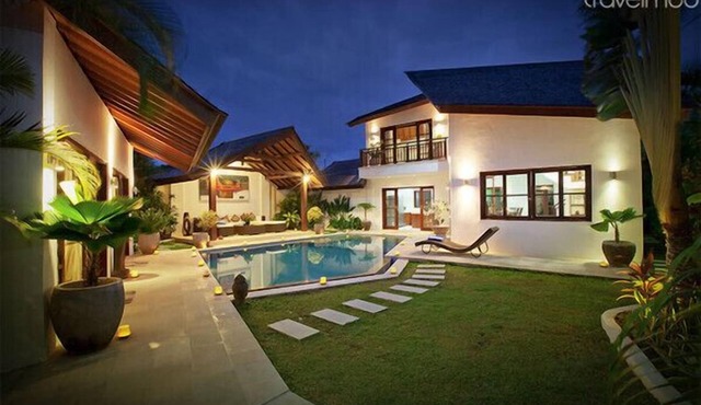 Promo Rate Seminyak Prime Location Suitable for Big Family in Kuta