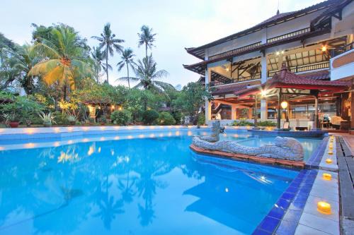 Puri Naga Beachfront Cottages in Legian