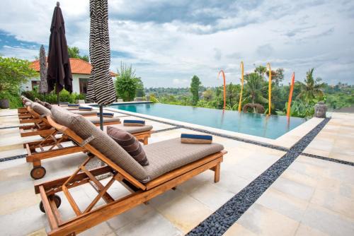 Quiet Luxury Paradise Fab Staff Lebah Villas Central Ubud in Ubud