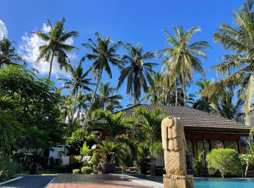Red island villas in Pasanggaran