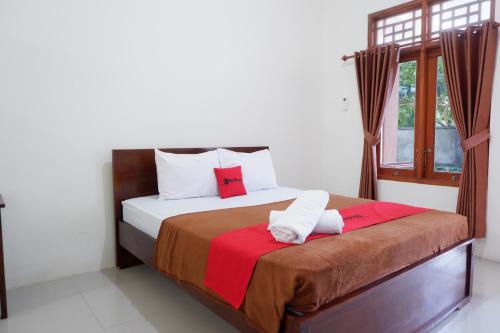 Reddoorz at Bale Eja Syariah Senggigi in Montongbuwoh