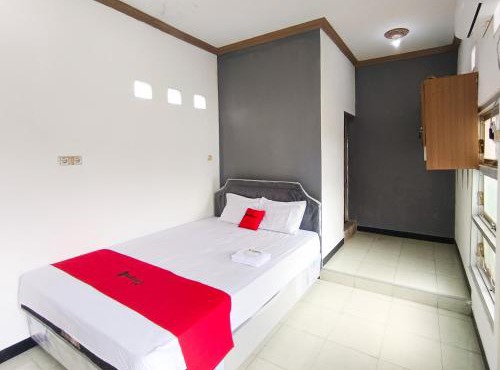 RedDoorz at Brawijaya Central Kampung Inggris in Pare