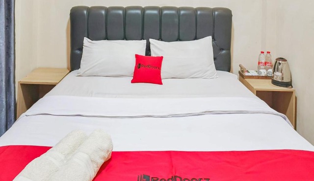 RedDoorz at Guciwan Hotel near Objek Wisata Guci in Tuwel
