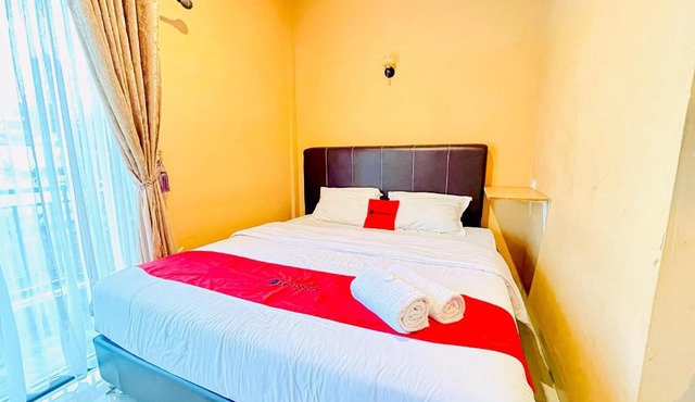 RedDoorz at Hotel Dieng Berastagi in Berastagi