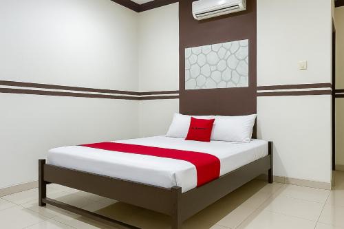 RedDoorz at Hotel Mutiara Kuningan in Sangkanurip