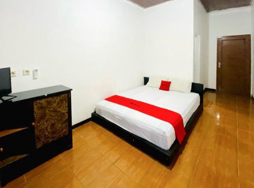 RedDoorz at JP House Pantai Suwuk Kebumen in Karangbolong