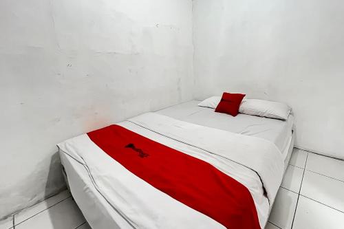 RedDoorz at Penginapan Bunda in Citepus