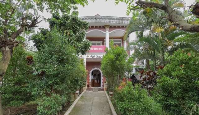 RedDoorz at Villa Puncak Tidar in Malang