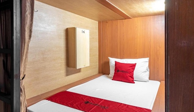 RedDoorz Hostel near LTC Glodok in Jakarta