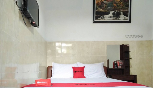 RedDoorz @ Hotel Surabaya Sumenep in Sumenep
