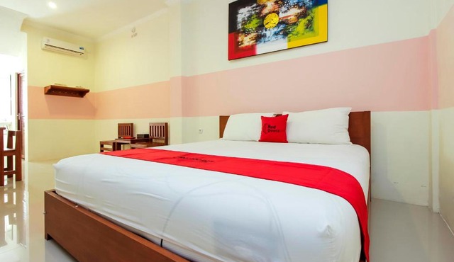 RedDoorz near Jalan Jendral Sudirman Manado in Manado