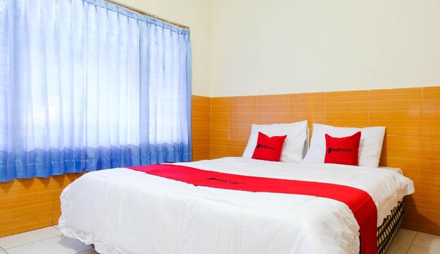 RedDoorz near STAB Syailendra Kopeng in Salatiga