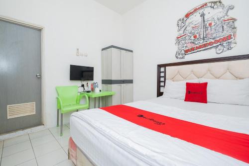 RedDoorz near STAN in Tangerang