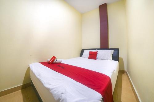 RedDoorz near TVRI Gorontalo in Telaga