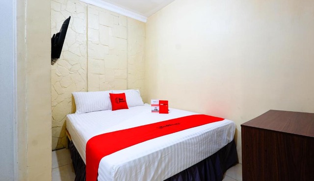 RedDoorz near Universitas Diponegoro Semarang in Semarang