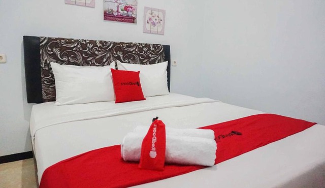 RedDoorz near Velodrome Malang 2 in Ngadipuro