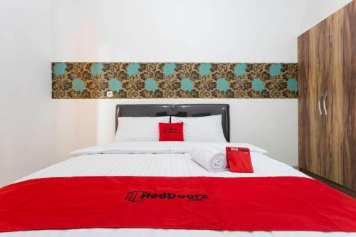 RedDoorz Plus @ Boulevard Residence BSD in Tangerang