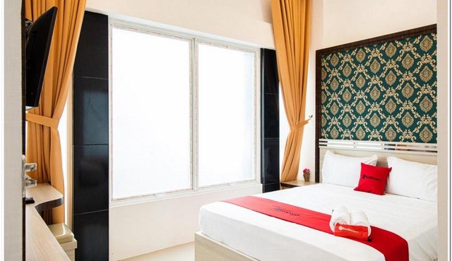 RedDoorz Plus @ Centrium Katamso Medan in Medan