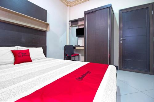 RedDoorz Plus near Isola UPI in Bandung