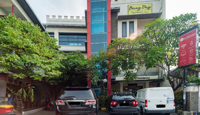 RedDoorz Plus near Universitas Indonesia in Jakarta