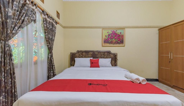 RedDoorz Syariah at Bumi Eyang Enin Homestay Tasikmalaya in Tasikmalaya
