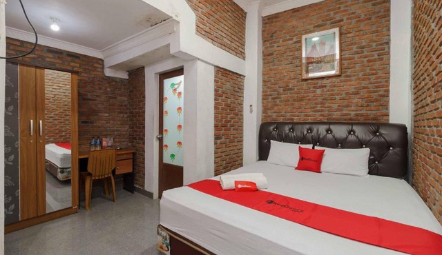 RedDoorz Syariah near Jalan Asahan Pematang Siantar in Pematangsiantar