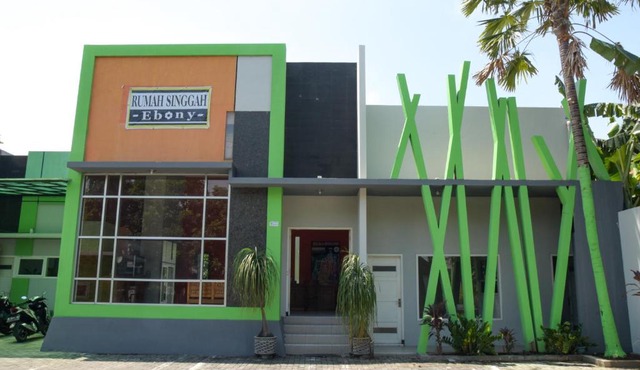 RedDoorz Syariah near Balai Kota Probolinggo 2 in Probolinggo