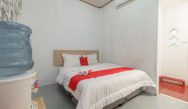 RedDoorz Syariah near Paradiso Beach Sabang in Sabang